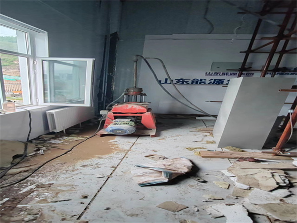 卫滨地基基础下沉墙体裂缝加固注浆顶升施工